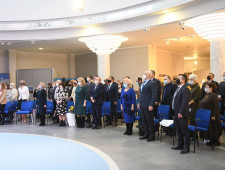 губернатор Алексей Островский поздравил коллектив Общественной палаты Смоленской области с юбилеем - фото - 1