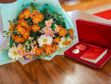 губернатор Алексей Островский вручил смолянам государственные награды - фото - 1