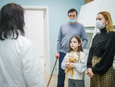 губернатор Алексей Островский посетил Центр восстановления здоровья и реабилитации «Дугино» - фото - 1