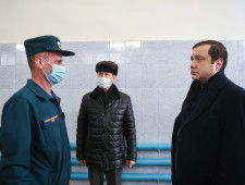 губернатор Алексей Островский посетил новую пожарную часть в Гагаринском районе - фото - 1