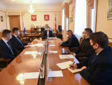 рабочая встреча Губернатора Алексея Островского с генеральным директором АО «АтомЭнергоСбыт» Петром Конюшенко - фото - 1