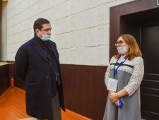 губернатор Алексей Островский посетил Михейковский Дом культуры в Ярцевском районе после капитального ремонта - фото - 1