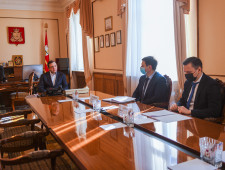 губернатор Алексей Островский провел совещание по вопросам участия региона в социальном рейтинге Агентства стратегических инициатив - фото - 1