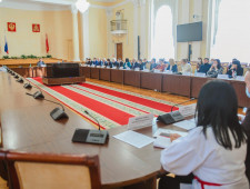 губернатор Алексей Островский провел совещание по вопросу формирования потребительских цен и наличия товаров первой необходимости в торговых сетях на территории Смоленской области - фото - 2