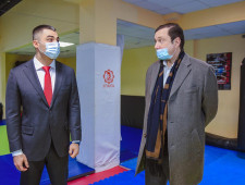 губернатор Алексей Островский посетил Дворец спорта «Юбилейный» в Смоленске - фото - 1