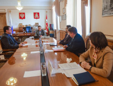 губернатор Алексей Островский провел рабочую встречу с главой Дорогобужского района - фото - 1