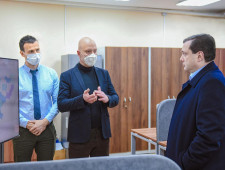 губернатор Алексей Островский посетил Центр управления регионом - фото - 1