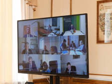 в администрации региона обсудили вопросы предоставления сельхозтоваропроизводителям субсидий на приобретение специализированной техники - фото - 2