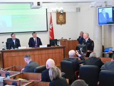 губернатор Алексей Островский принял решение о выделении из областного бюджета дополнительных средств на ремонт колодцев - фото - 1