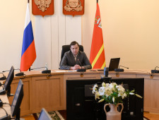 губернатор Алексей Островский провел прямой эфир с жителями Руднянского района - фото - 1