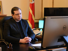 губернатор Алексей Островский провел совещание по реализации регионального проекта «Формирование комфортной городской среды» - фото - 1