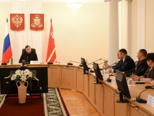 губернатор Алексей Островский провел заседание регионального штаба по экономике по вопросам состояния дел в отрасли льноводства - фото - 1