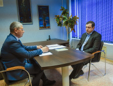 губернатор Алексей Островский провел встречу с главой города Десногорска Александром Новиковым - фото - 1