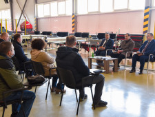 губернатор Алексей Островский провел выездное заседание регионального штаба по экономике по вопросам состояния дел в садоводческих хозяйствах - фото - 1