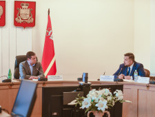 губернатор Алексей Островский и начальник Московской железной дороги Валерий Танаев подписали соглашение о взаимодействии и сотрудничестве в области железнодорожного транспорта - фото - 2