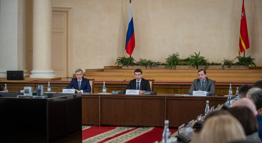 полномочный представитель Президента Российской Федерации в Центральном федеральном округе Игорь Щёголев представил врио Губернатора Василия Анохина - фото - 1
